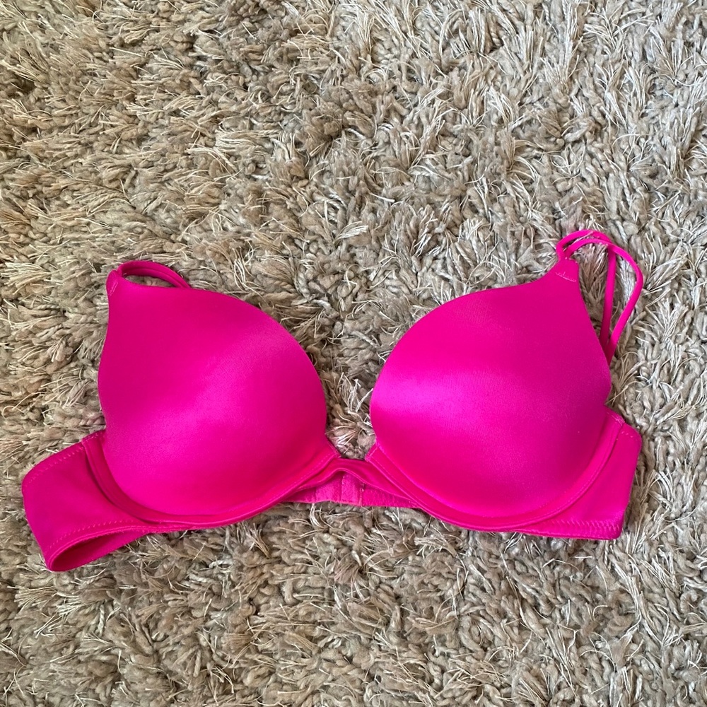 PINK Victoria’s Secret bra